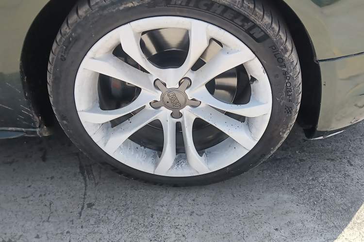Used Audi S5 2010 S5 3.0T Sportback Right Front Wheel Hub