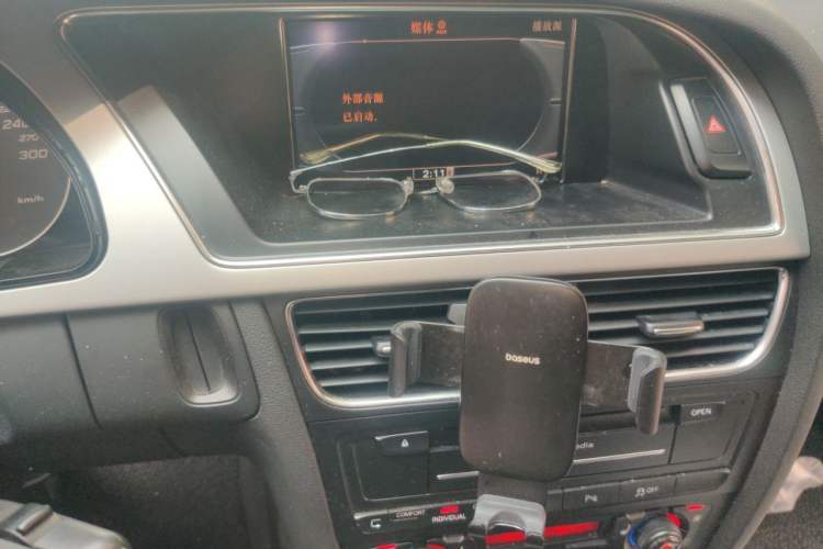 Used Audi S5 2010 S5 3.0T Sportback Audio And AC Panel