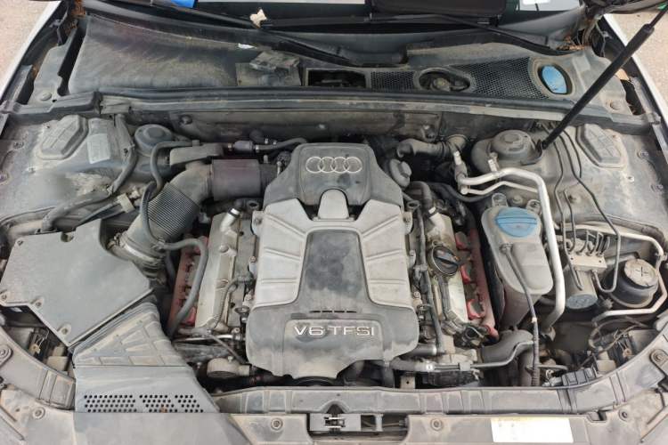Used Audi S5 2010 S5 3.0T Sportback Engine Bay