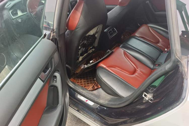 Used Audi S5 2010 S5 3.0T Sportback Left Rear Seat