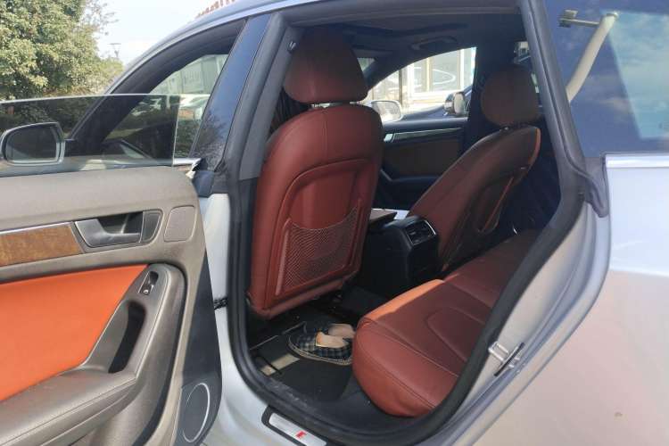 Used Audi S5 2010 S5 3.0T Sportback Left Rear Seat