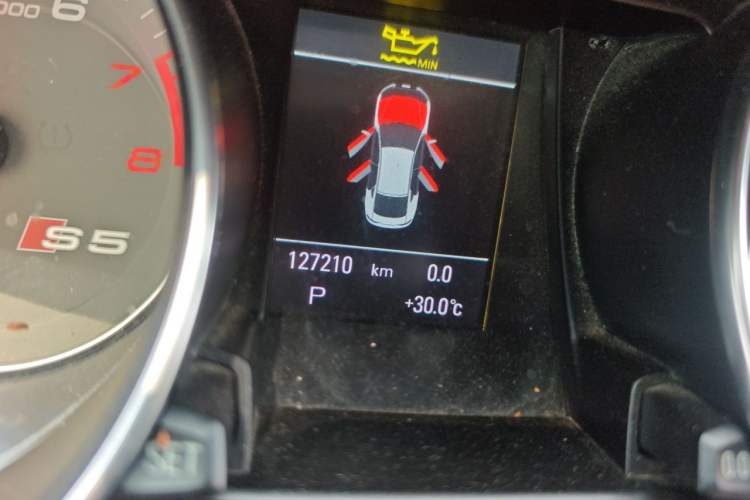 Used Audi S5 2010 S5 3.0T Sportback Odometer Close Up