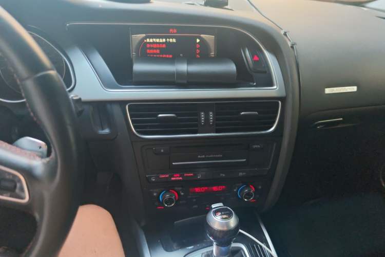Used Audi S5 2010 S5 3.0T Cabriolet Audio And AC Panel