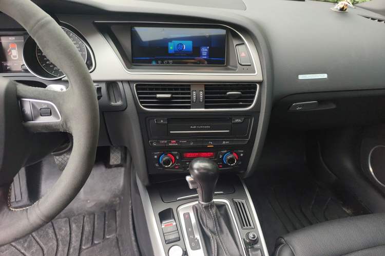 Used Audi S5 2010 S5 3.0T Sportback Audio And AC Panel