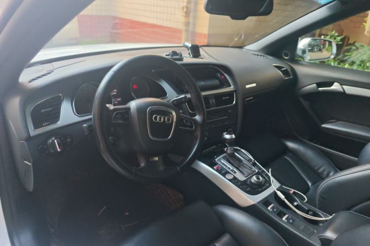 Used Audi S5 2010 S5 3.0T Cabriolet Center Console