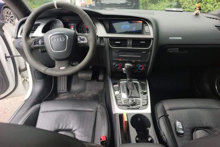 Used Audi S5 2010 S5 3.0T Sportback Center Console