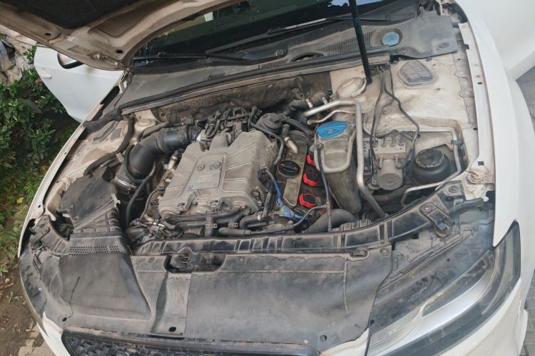 Used Audi S5 2010 S5 3.0T Cabriolet Engine Bay