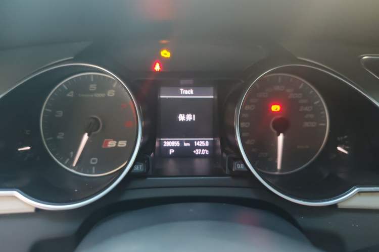 Used Audi S5 2010 S5 3.0T Cabriolet Instrument Cluster