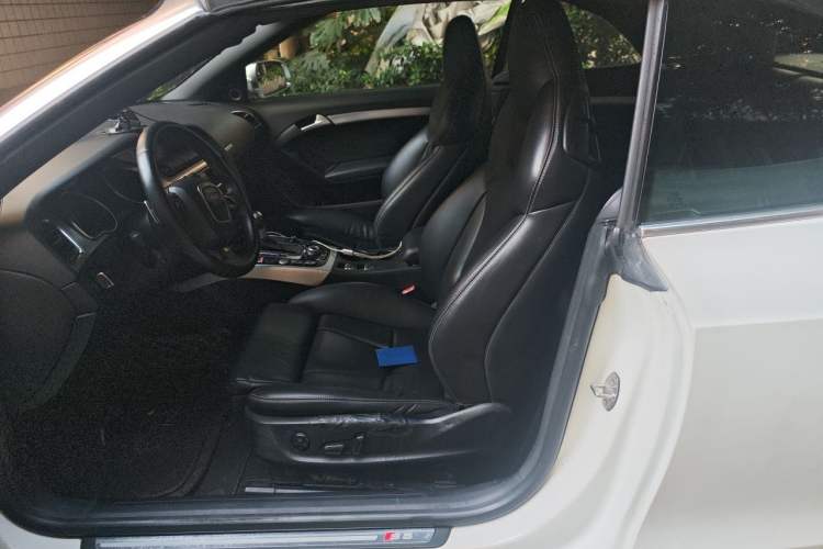 Used Audi S5 2010 S5 3.0T Cabriolet Left Rear Seat