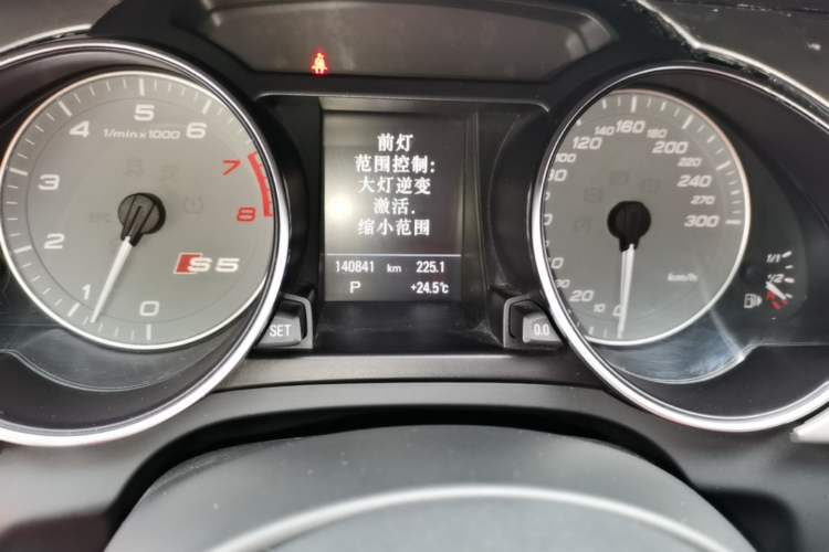 Used Audi S5 2010 S5 3.0T Sportback Odometer Close Up