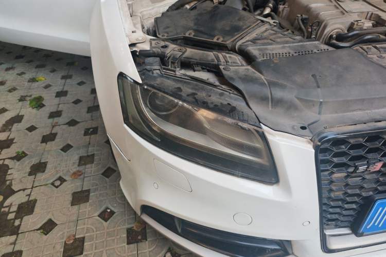 Used Audi S5 2010 S5 3.0T Cabriolet Right Front Headlight