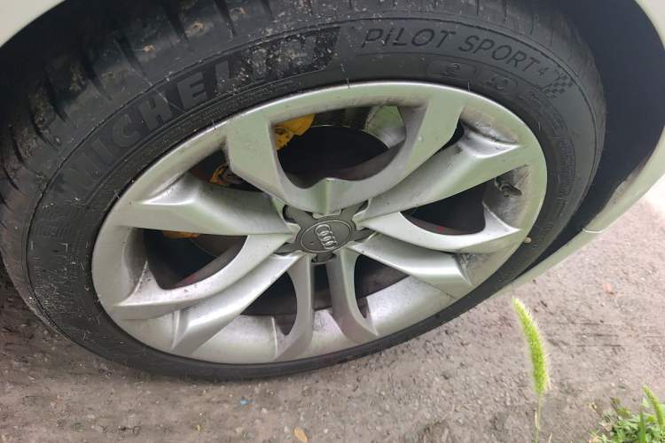 Used Audi S5 2010 S5 3.0T Sportback Right Front Wheel Hub