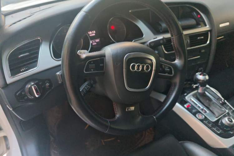 Used Audi S5 2010 S5 3.0T Cabriolet Steering Wheel
