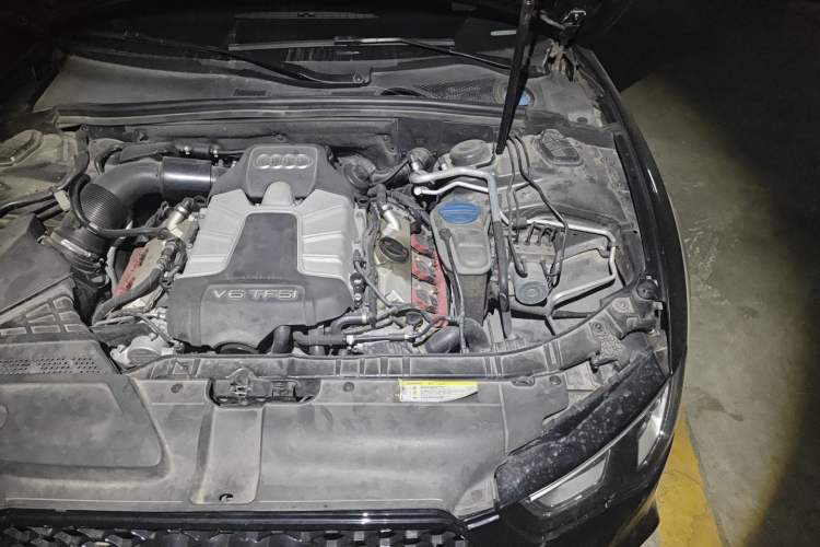 Used Audi S5 2012 S5 3.0T Sportback Engine Bay Left