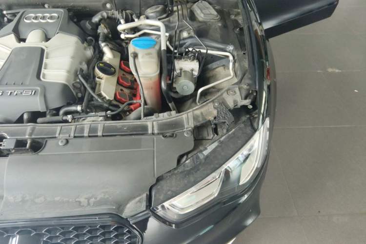 Used Audi S5 2012 S5 3.0T Sportback Engine Bay Left