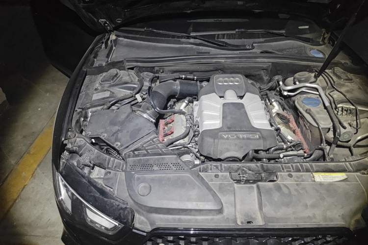 Used Audi S5 2012 S5 3.0T Sportback Engine Bay Right