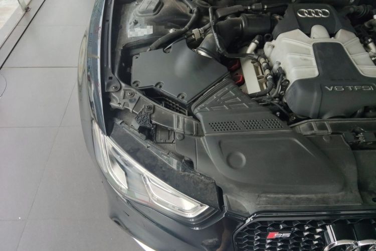 Used Audi S5 2012 S5 3.0T Sportback Engine Bay Right