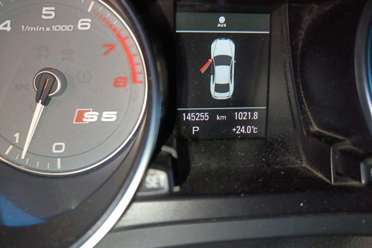 Used Audi S5 2012 S5 3.0T Coupe Odometer Close Up