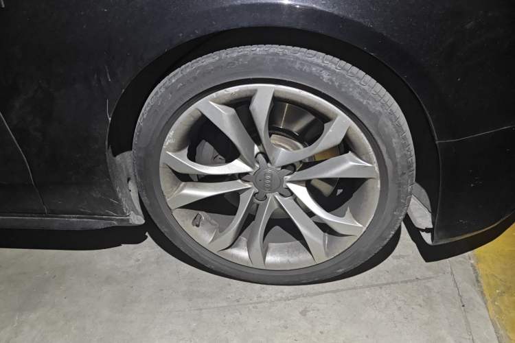 Used Audi S5 2012 S5 3.0T Sportback Right Front Wheel Hub