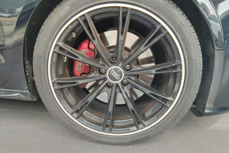 Used Audi S5 2012 S5 3.0T Sportback Right Front Wheel Hub