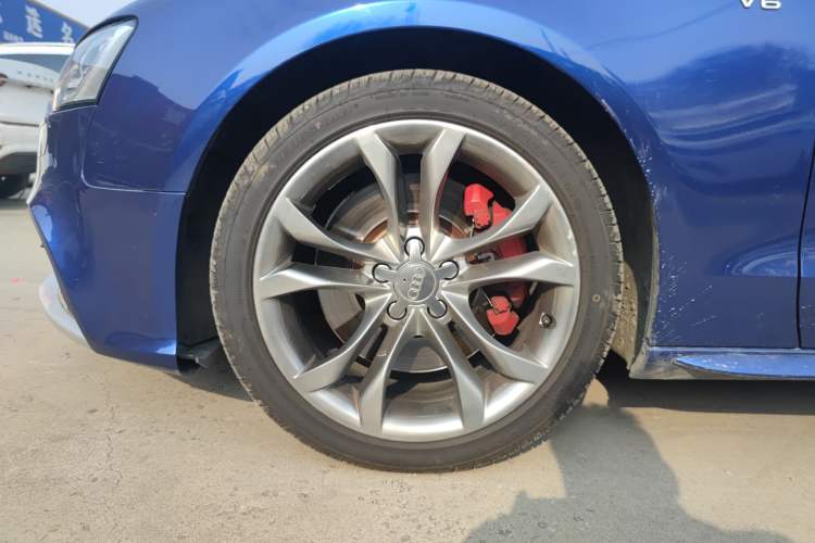 Used Audi S5 2012 S5 3.0T Coupe Left Front Wheel Hub