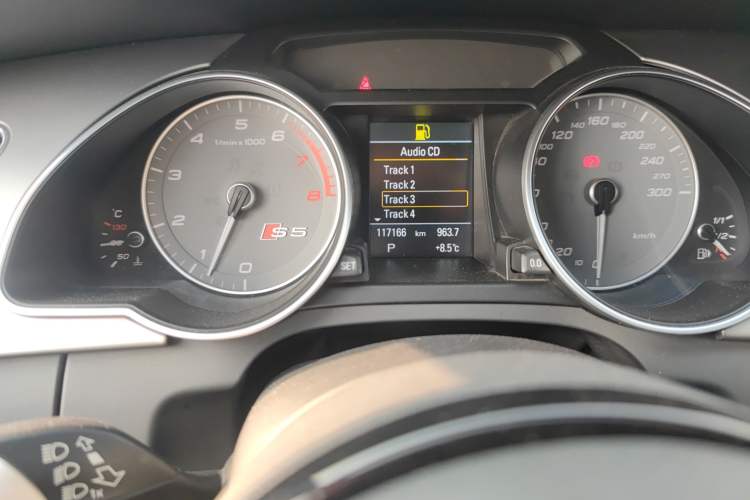 Used Audi S5 2012 S5 3.0T Coupe Odometer Close Up