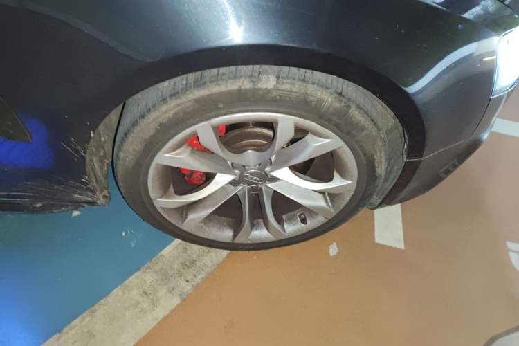 Used Audi S5 2012 S5 3.0T Sportback Right Front Wheel Hub