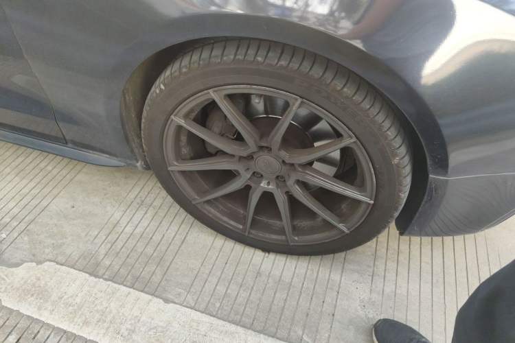 Used Audi S5 2012 S5 3.0T Sportback Right Front Wheel Hub