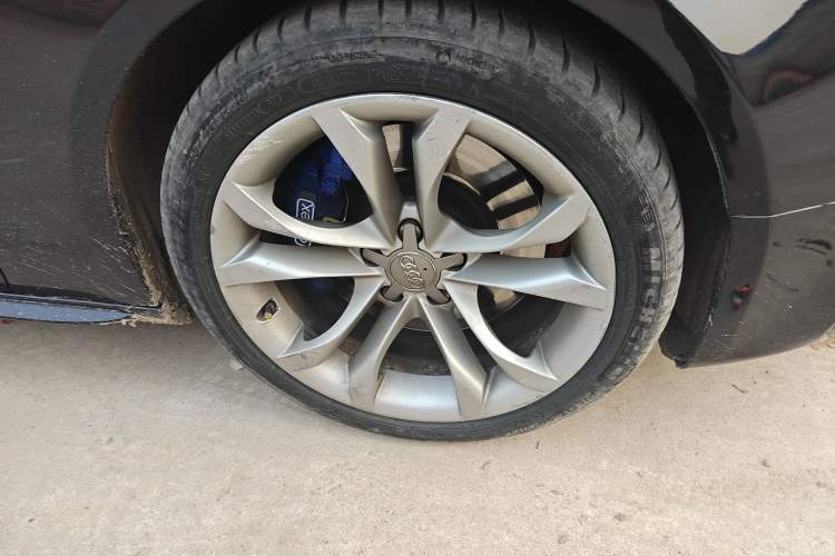 Used Audi S5 2012 S5 3.0T Sportback Right Front Wheel Hub