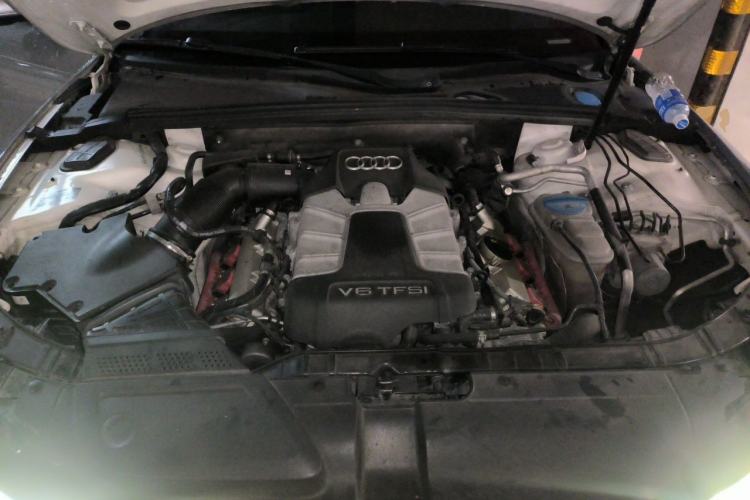Used Audi S5 2012 S5 3.0T Sportback Engine Bay