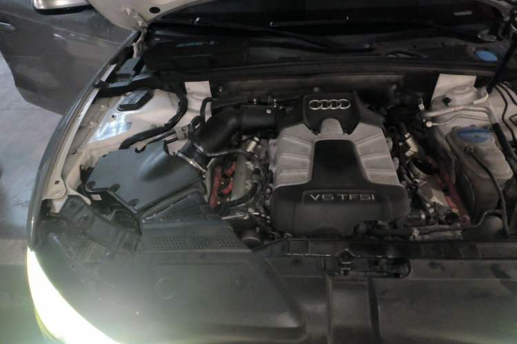 Used Audi S5 2012 S5 3.0T Sportback Engine Bay Right