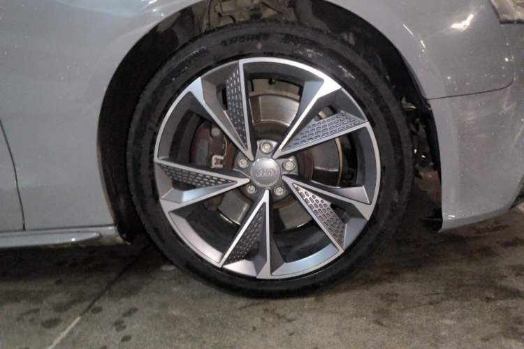 Used Audi S5 2012 S5 3.0T Sportback Right Front Wheel Hub