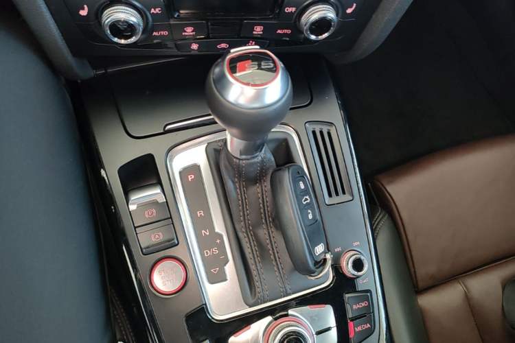 Used Audi S5 2012 S5 3.0T Cabriolet Gear Lever