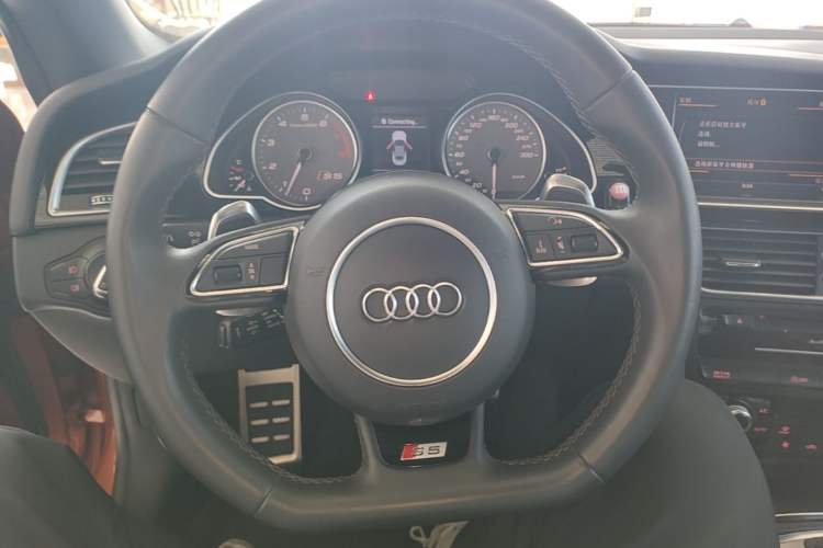 Used Audi S5 2012 S5 3.0T Cabriolet Steering Wheel