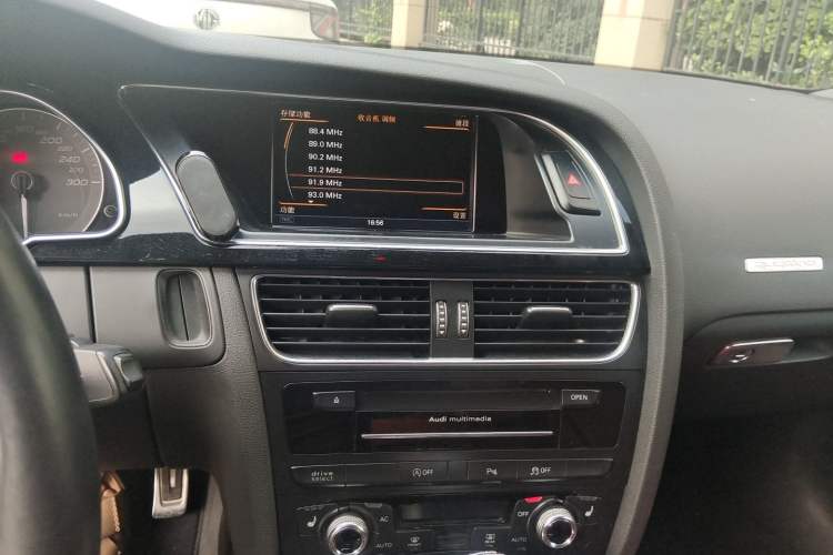 Used Audi S5 2012 S5 3.0T Sportback Audio And AC Panel