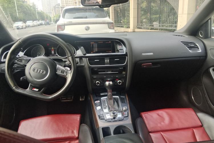 Used Audi S5 2012 S5 3.0T Sportback Center Console