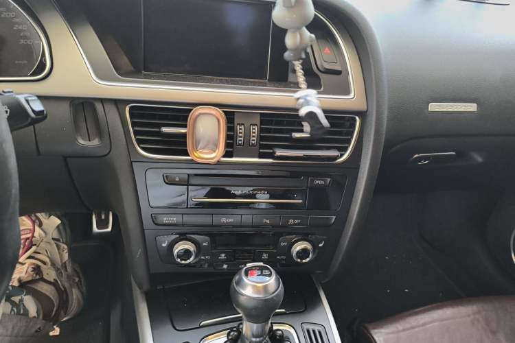 Used Audi S5 2012 S5 3.0T Sportback Audio And AC Panel