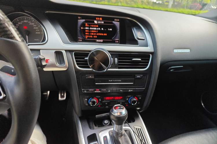Used Audi S5 2012 S5 3.0T Sportback Audio And AC Panel
