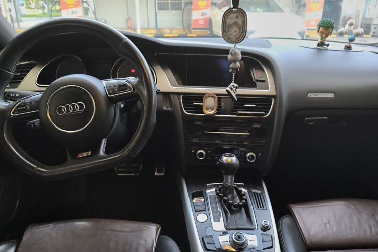 Used Audi S5 2012 S5 3.0T Sportback Center Console