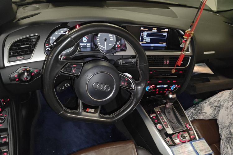 Used Audi S5 2012 S5 3.0T Cabriolet Center Console