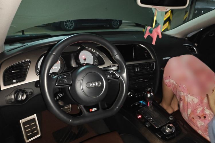 Used Audi S5 2012 S5 3.0T Coupe Center Console