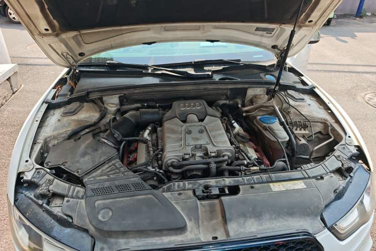 Used Audi S5 2012 S5 3.0T Sportback Engine Bay