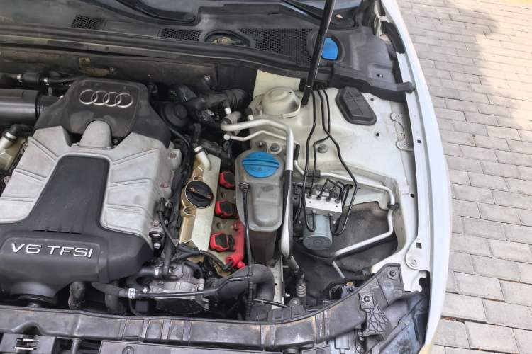 Used Audi S5 2012 S5 3.0T Sportback Engine Bay Left