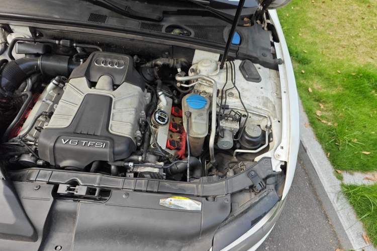 Used Audi S5 2012 S5 3.0T Sportback Engine Bay Left