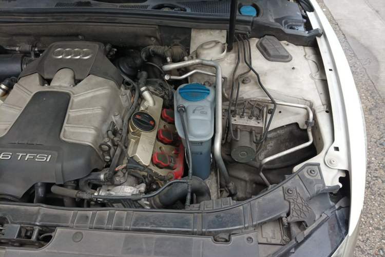 Used Audi S5 2012 S5 3.0T Sportback Engine Bay Left