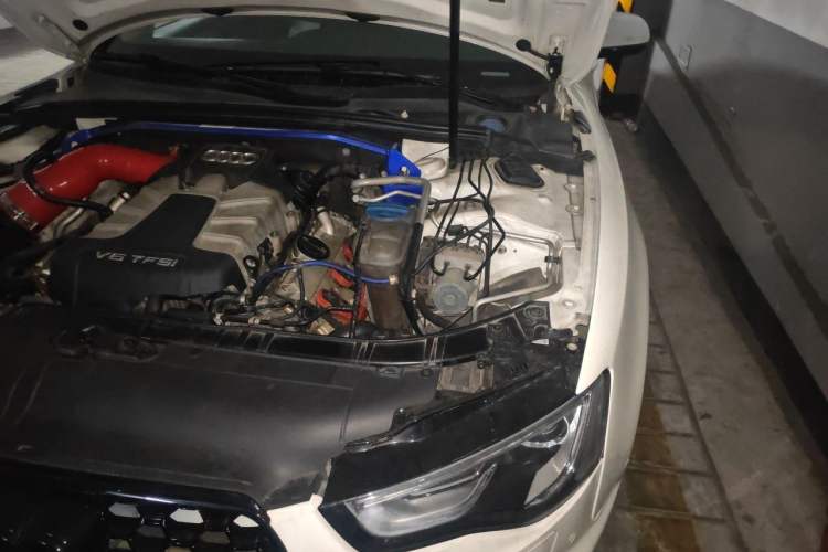 Used Audi S5 2012 S5 3.0T Sportback Engine Bay Left