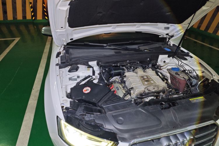 Used Audi S5 2012 S5 3.0T Sportback Engine Bay Right