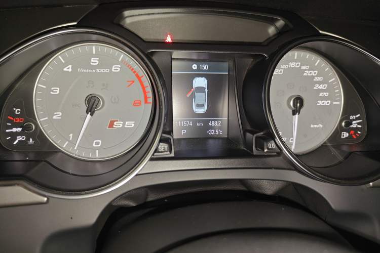 Used Audi S5 2012 S5 3.0T Cabriolet Odometer Close Up