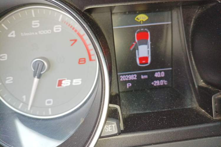 Used Audi S5 2012 S5 3.0T Sportback Odometer Close Up