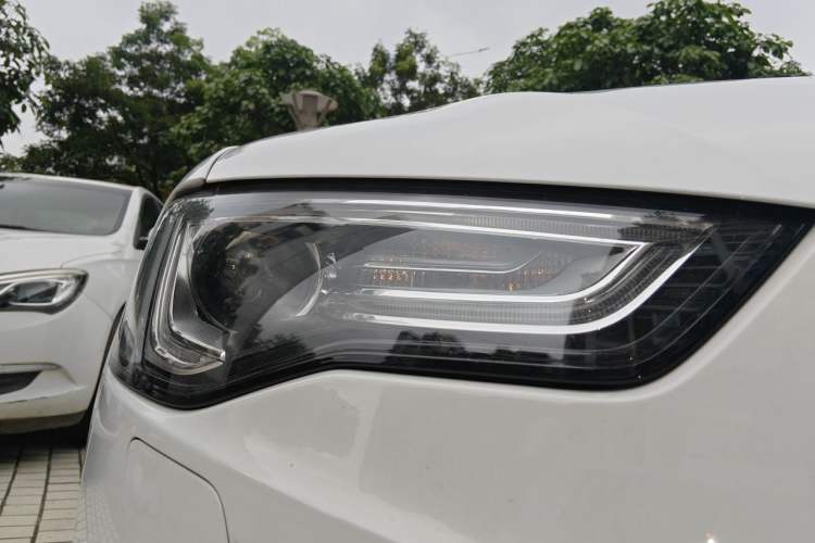 Used Audi S5 2012 S5 3.0T Cabriolet Right Front Headlight